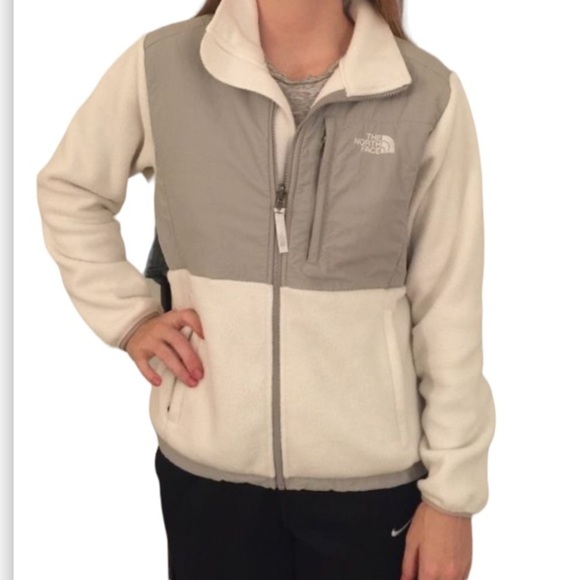 The North Face Jackets & Blazers - North Face Denali Jacket Fleece Women’s Sz XS Gray Zip Closure Pockets